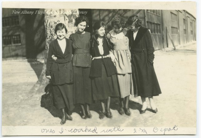 "Female employees of the Jeffersonville Quartermaster Depot, New Albany, Ind." photograph, circa 1918, New Albany - Floyd County Public Library, accessed Indiana Memory, https://digital.library.in.gov/Record/PPO_NAFCHistoricArchive-46C194E1-0380-4F2D-9A10-268786332926